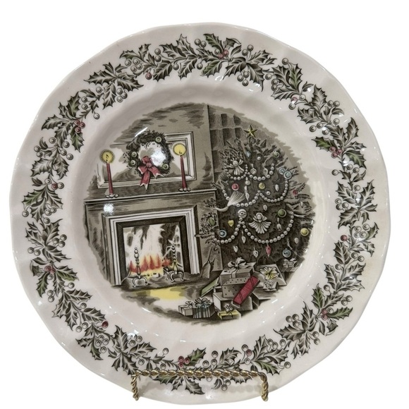 Johnson Bros Merry Christmas Dinner Plate Scalloped 10.5 wide Ironstone England - Picture 1 of 6